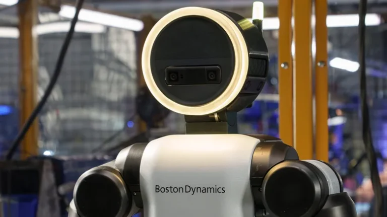 Boston Dynamics-ის სრული შესყიდვა: 5 გასაოცარი გეგმა 2 ჰუმანოიდი რობოტი Atlas Boston Dynamics-ის ლაბორატორიაში