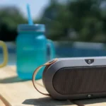 Bluetooth დინამიკი და სმარტფონი დაკავშირების პროცესში