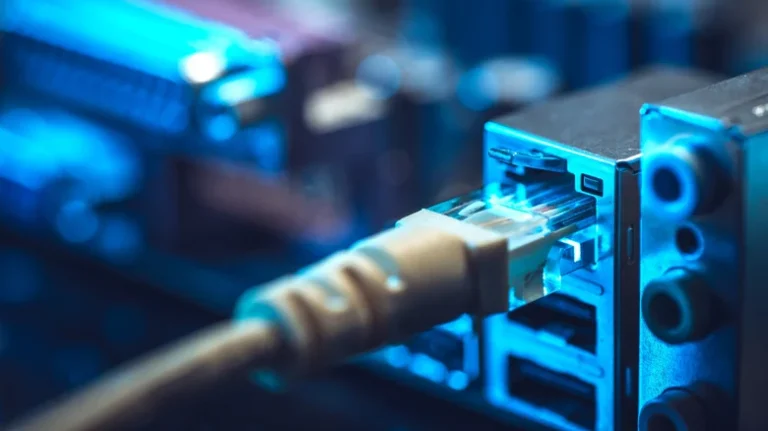 Wired vs Wireless Internet კავშირის შედარება სახლში