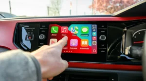 Carplay-ს ახალი ფუნქციები IOS 27-ში: CarPlay-ის მთავარი ეკრანი ავტომობილის დაფაზე